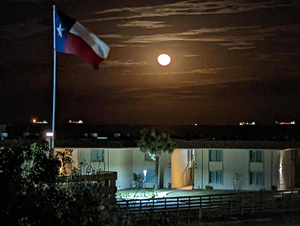 Belles Sea Inn Port Aransas Exterior photo
